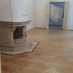 Private In Shared Luxurious Palace Like With 2 Bathrooms Including Whirlpool And Virtual Reality Praha